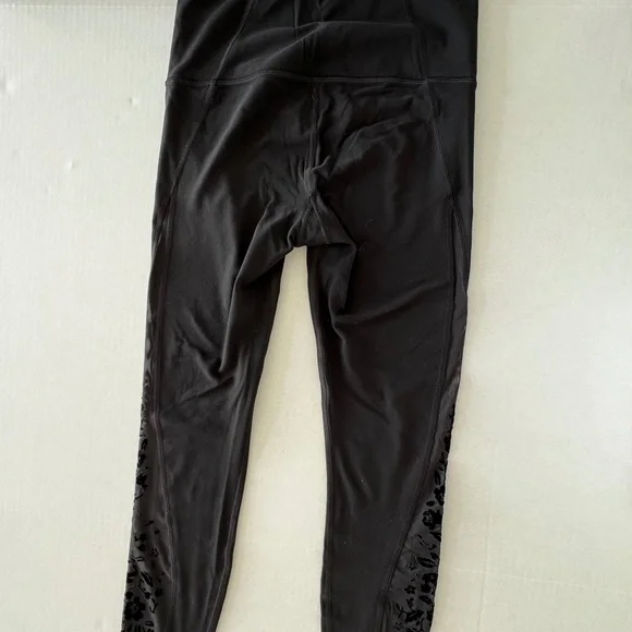 Athleta Rare Velvet Rose 7/8 Tight - Limited Edition - Size S. - Picture 5 of 10